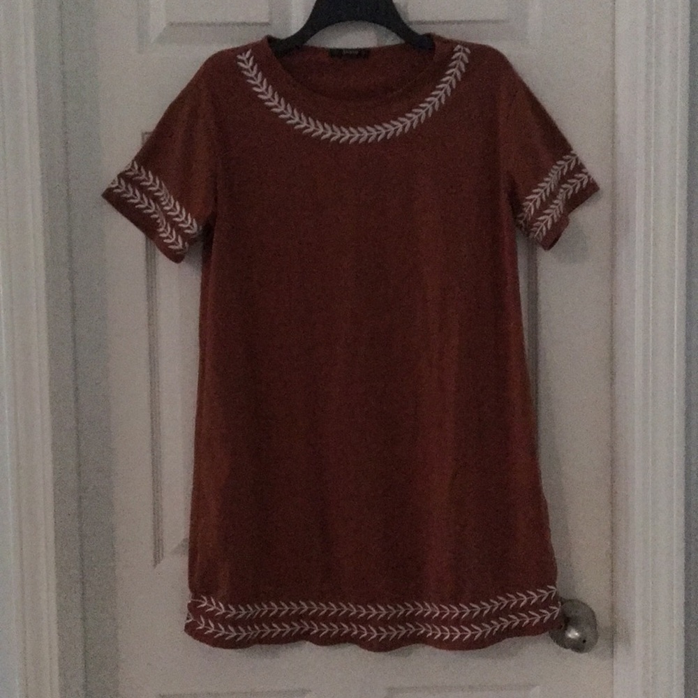 👗#11 Tee shirt dress w/ white embroidery.